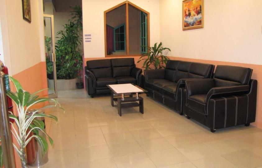 Hotel Mitra Garden Панкалпинанг Экстерьер фото